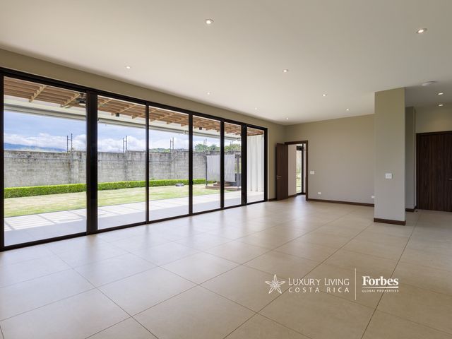 19924 – Modern new luxury home for sale in Residencial La Hacienda — photo 2 of 20