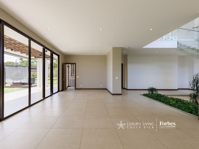 19924 – Modern new luxury home for sale in Residencial La Hacienda — photo 5 of 20
