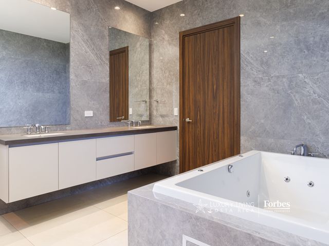 19924 – Modern new luxury home for sale in Residencial La Hacienda — photo 15 of 20