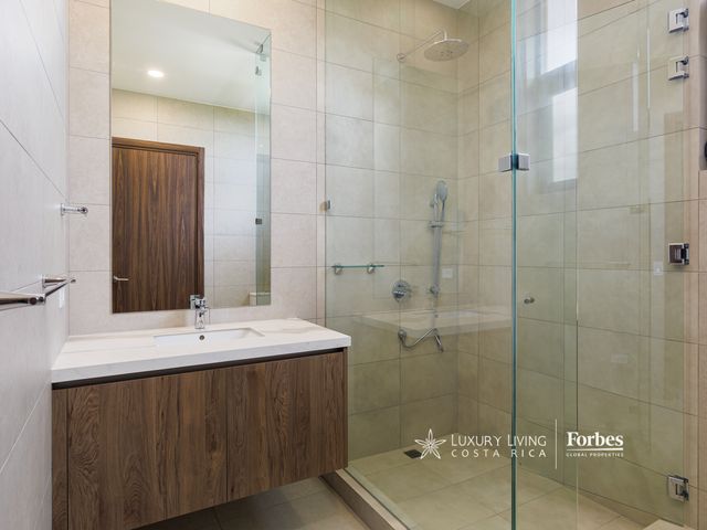 19924 – Modern new luxury home for sale in Residencial La Hacienda — photo 16 of 20