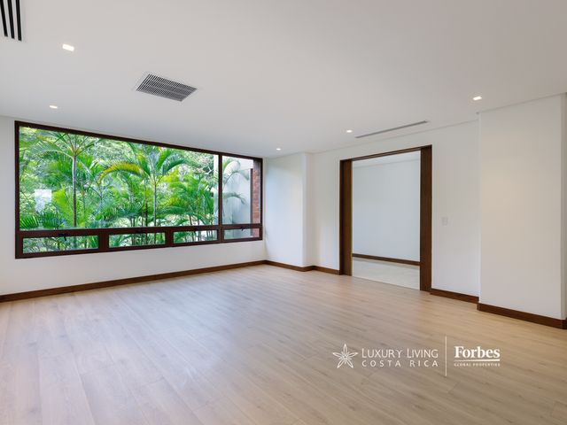 19245 - Spacious luxury apartment for rent or sale in Monteplata — photo 8 of 18