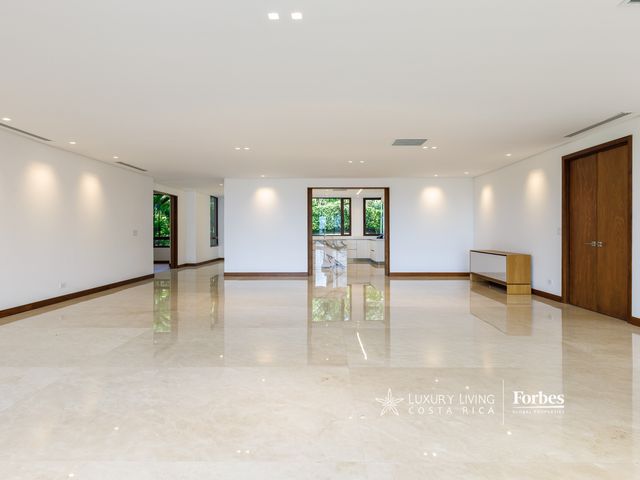 19245 - Spacious luxury apartment for rent or sale in Monteplata — photo 4 of 18