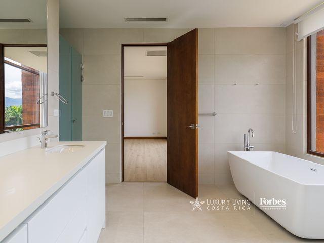 19245 - Spacious luxury apartment for rent or sale in Monteplata — photo 13 of 18