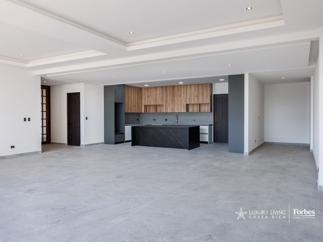 21388 - Apartment for rent with 4 bedrooms and luxury amenities — photo 1 of 21