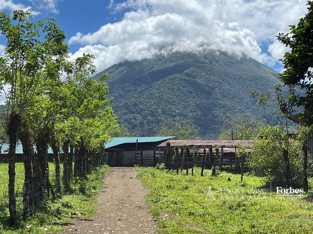 21389 - Property for Sale for Hospitality Development in La Fortuna — photo 2 of 7