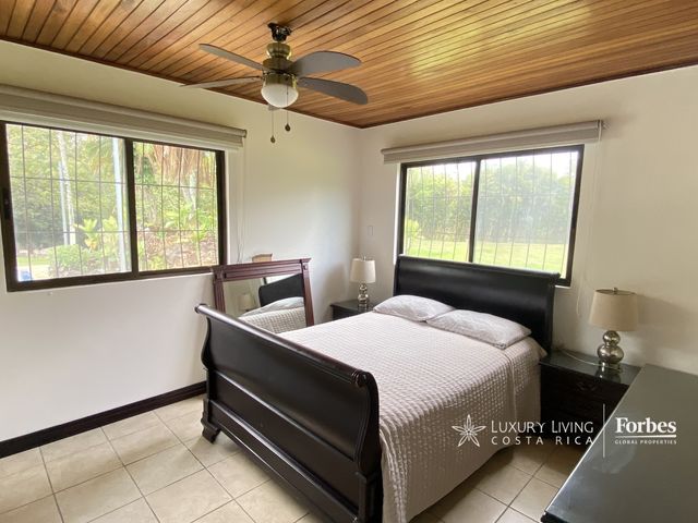 21391 - Spacious Estate for Rent with Pool and Deer in Ciruelas — photo 18 of 21