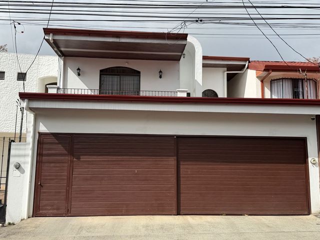 Bella casa en San Pablo de Herdia — photo 1 of 10