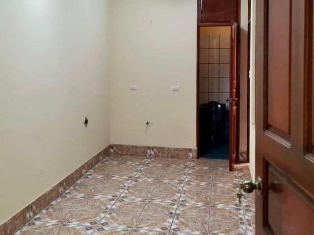 Apartamento/oficina/consultorio 2 cuartos + 1 baño en Puntarenas Centro, frente a la Catedral — photo 1 of 13