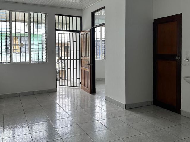 Apartamento/oficina/consultorio 2 cuartos + 2 baños Puntarenas Centro, sobre Boulevard de la Casa de la Cultura — photo 1 of 20