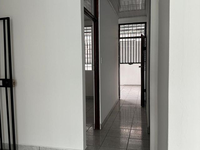 Apartamento/oficina/consultorio 2 cuartos + 2 baños Puntarenas Centro, sobre Boulevard de la Casa de la Cultura — photo 13 of 20