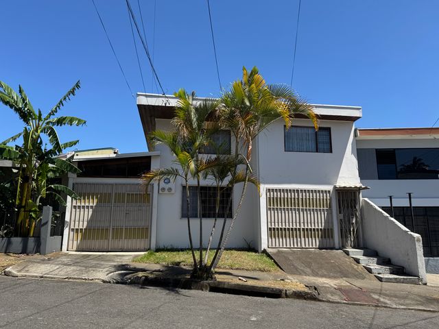 PROPIEDAD DE USO MIXTO – SABANA OESTE — photo 1 of 20