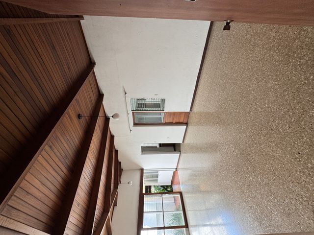 PROPIEDAD DE USO MIXTO – SABANA OESTE — photo 9 of 20