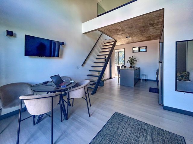 ALQUILER Y VENTA DE APARTAMENTO TIPO LOFT EN SANTA ANA — photo 5 of 9