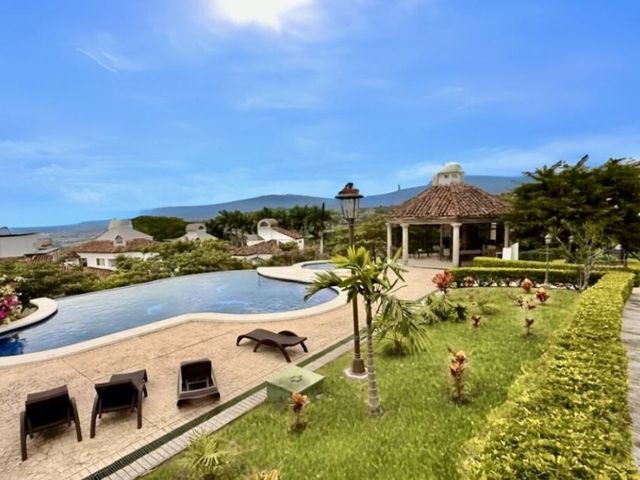 Luxury Duplex for Sale – Gated Community, Escazu-Santa Ana, Costa Rica — photo 7 of 7