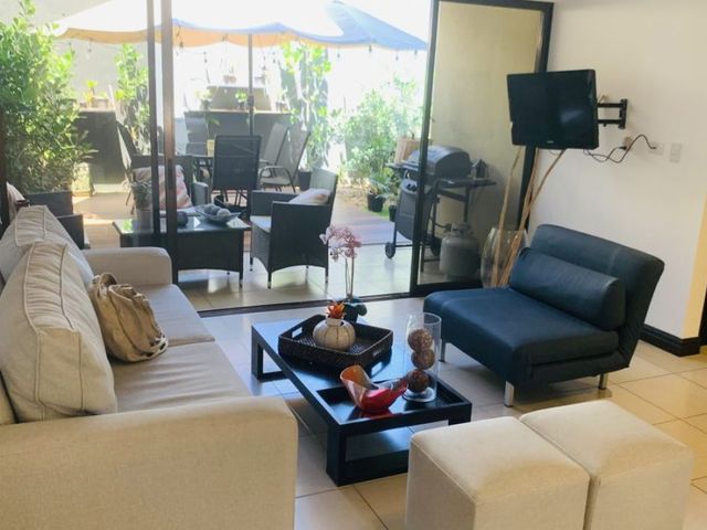 FOR SALE-Casa remodelada en Santa Ana Hills — foto 4 de 6