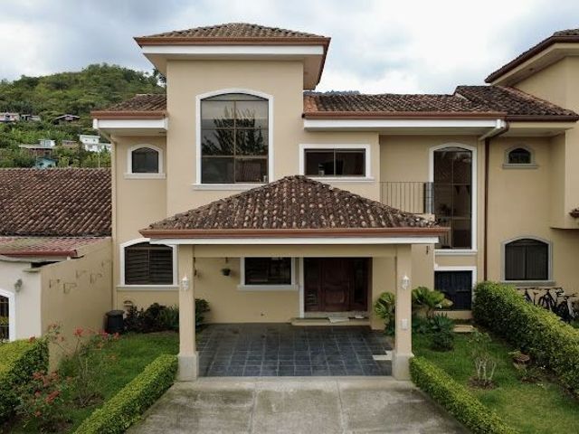 casa Iki  / Shift Esperanza — photo 1 of 7