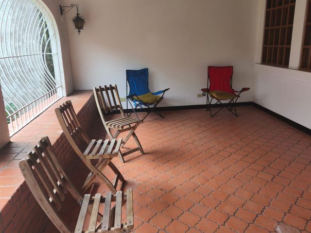 SE ALQUILA CASA EN CURRIDABAT — foto 3 de 5