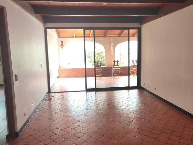 SE ALQUILA CASA EN CURRIDABAT — foto 4 de 5