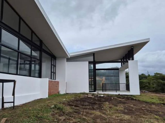 VENTA / (se Alquila) HERMOSA cASA  DE 1 PLANTA en San Rafael de Heredia — photo 3 of 6
