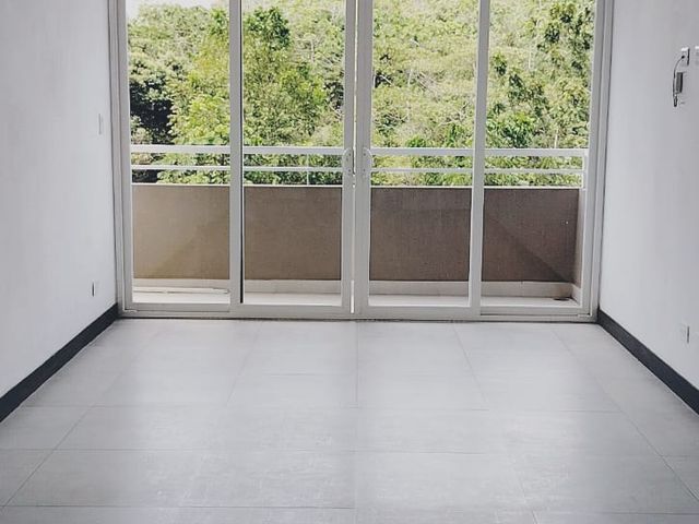 se alquila apartamento en condominio Montealto en tercer piso — photo 1 of 5
