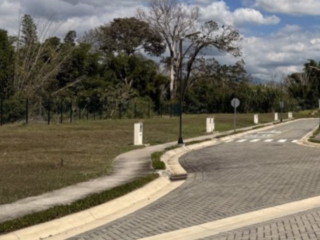 se vende terreno en condominio en Grecia - Alajuela — photo 3 of 5
