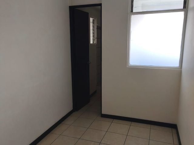 se alquila apartamento en Moravia — photo 2 of 5