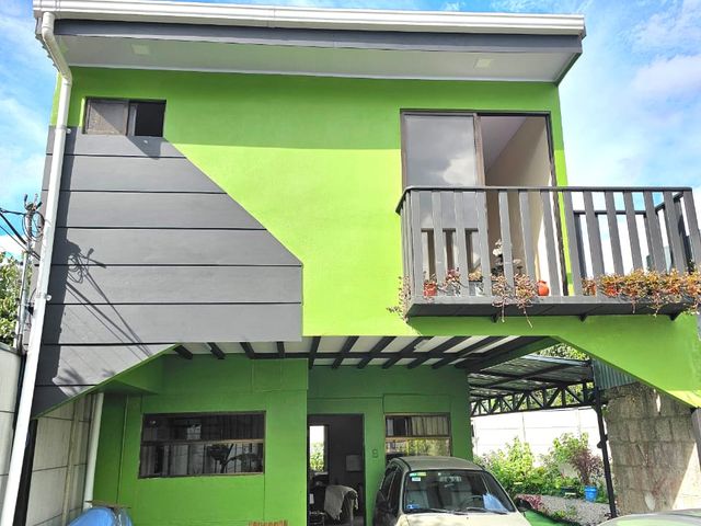 Hermosa casa de dos pisos — photo 1 of 20