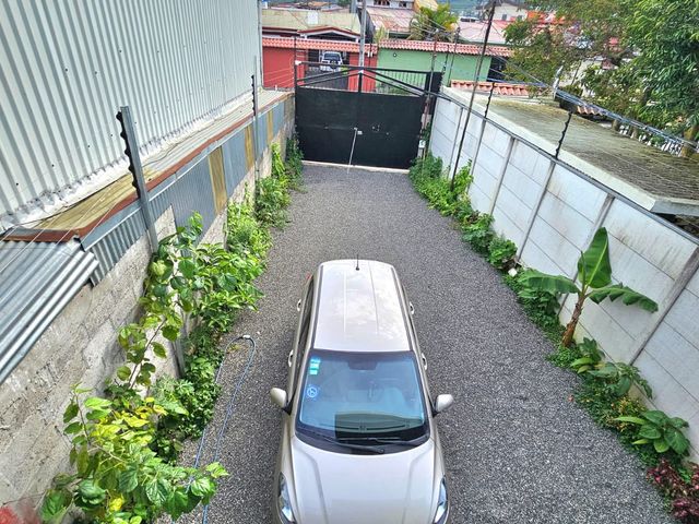 Hermosa casa de dos pisos — photo 20 of 20