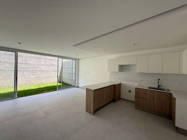ALQUILER DE CASAS EN RÍO ORO, SANTA ANA PARA ESTRENAR — photo 3 of 17