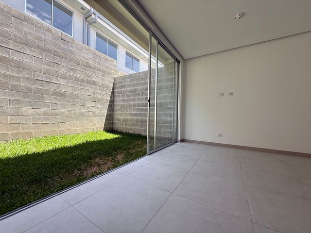 ALQUILER DE CASAS EN RÍO ORO, SANTA ANA PARA ESTRENAR — photo 5 of 17
