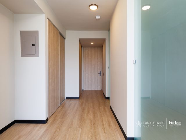 20995 - Modern apartment for rent for investors with west-facing views — photo 2 of 16