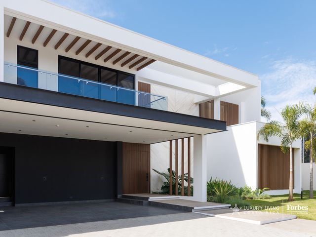 20863 - Modern luxury house with 4 bedrooms in Laureles — photo 1 of 21