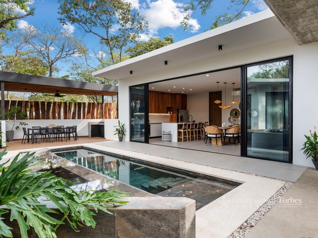 21386 - Tropical Modern 2 bedrooms  in Playa Avellanas, Guanacaste — photo 11 of 12