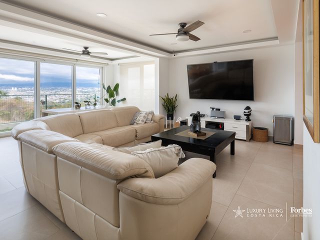 21398 - Skyline House in Escazú with Panoramic Views and Terrace — photo 5 of 16