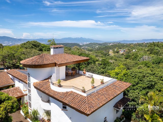 21404 - Luxury Residence in the Central Valley Mountain Range in Santa Bárbara, Heredia — photo 3 of 20