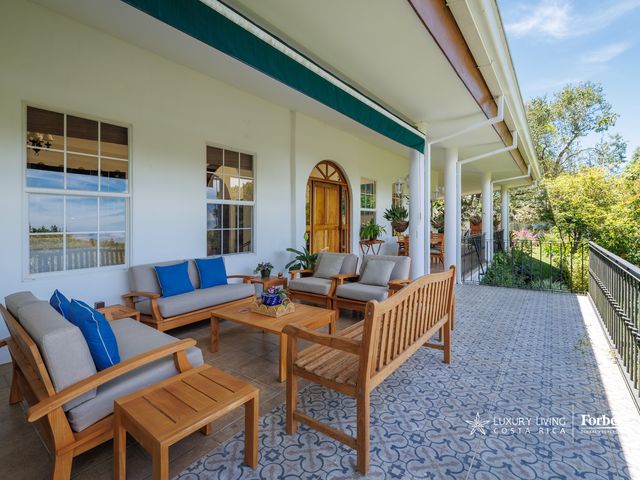 21404 - Luxury Residence in the Central Valley Mountain Range in Santa Bárbara, Heredia — photo 10 of 20