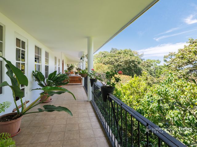 21404 - Luxury Residence in the Central Valley Mountain Range in Santa Bárbara, Heredia — photo 13 of 20