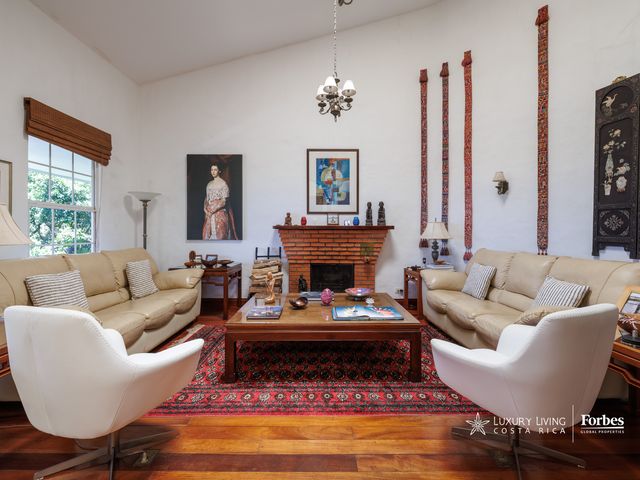 21404 - Luxury Residence in the Central Valley Mountain Range in Santa Bárbara, Heredia — photo 14 of 20