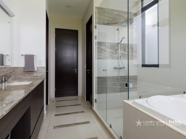 21421- Luxury house with 4 bedrooms, terrace with BBQ and bar, Los Reyes — photo 18 of 20