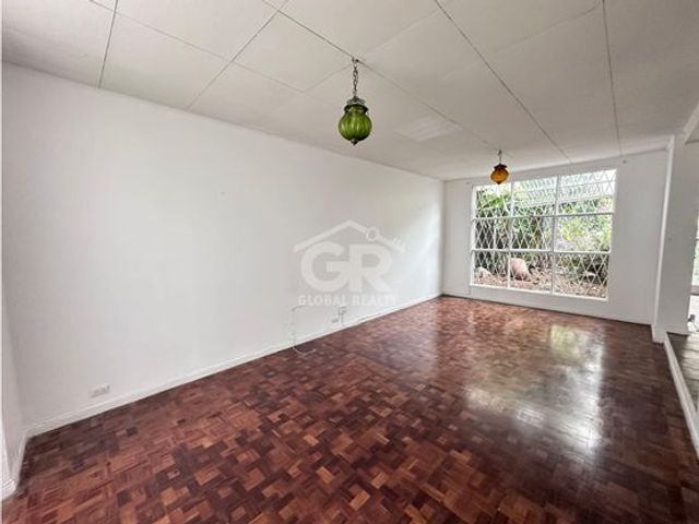 Casa comercial en Freses — foto 2 de 5