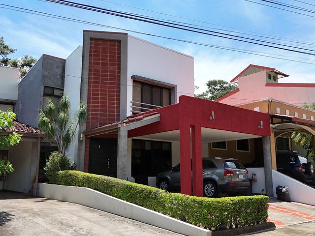 Venta Casa en Condominio Botanica — photo 2 of 6