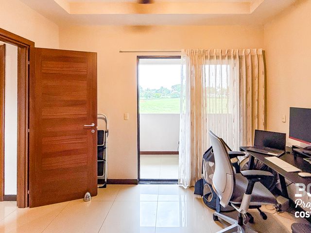 Casa de 3 Niveles en Hacienda Los Reyes – 3 Habitaciones + Parqueo 4 Vehículos — photo 7 of 21