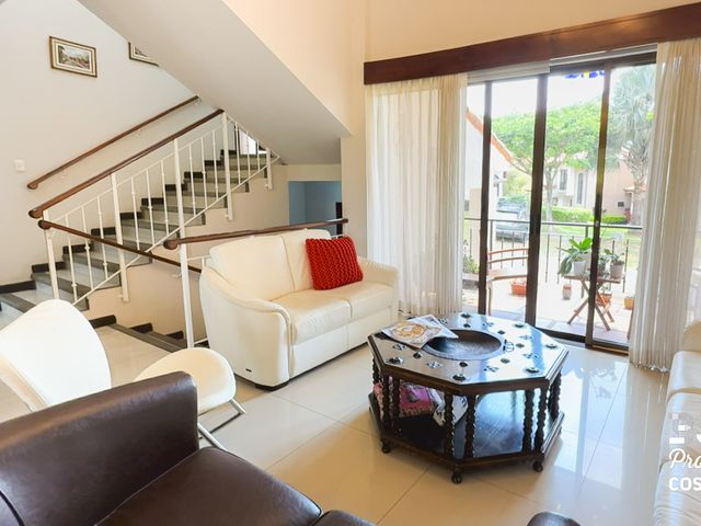 Casa de 3 Niveles en Hacienda Los Reyes – 3 Habitaciones + Parqueo 4 Vehículos — photo 16 of 21