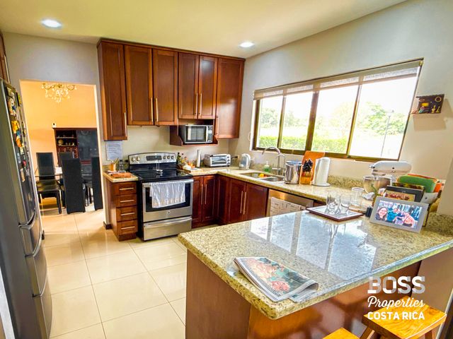 Casa de 3 Niveles en Hacienda Los Reyes – 3 Habitaciones + Parqueo 4 Vehículos — photo 19 of 21