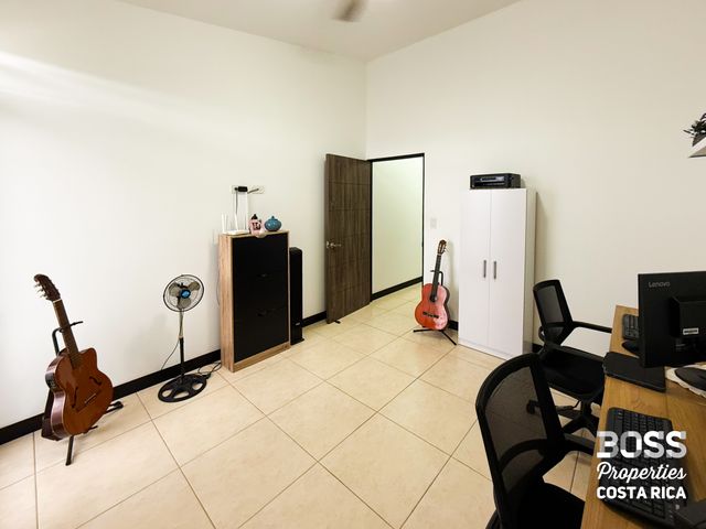 Casa de 2 Habitaciones a la Venta en Condoninio Terrazas del Norte, San Rafael de Alajuela — photo 5 of 20