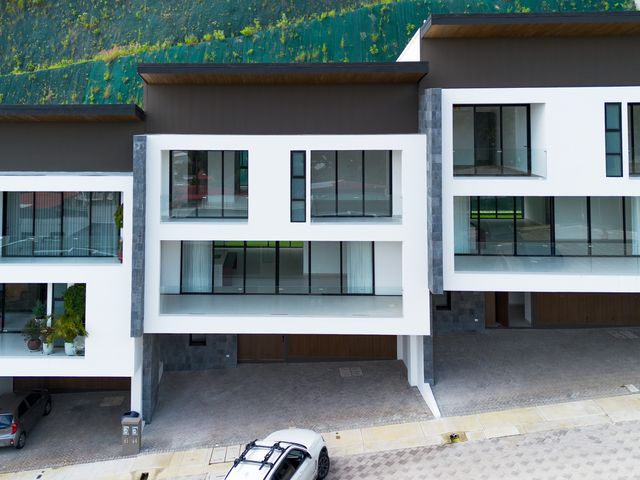 Casa de 4 Habitaciones en Alquiler en Condominio Santa Ana Boulevard, Lindora — photo 1 of 21