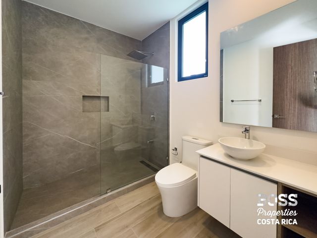 Casa de 4 Habitaciones en Alquiler en Condominio Santa Ana Boulevard, Lindora — photo 9 of 21