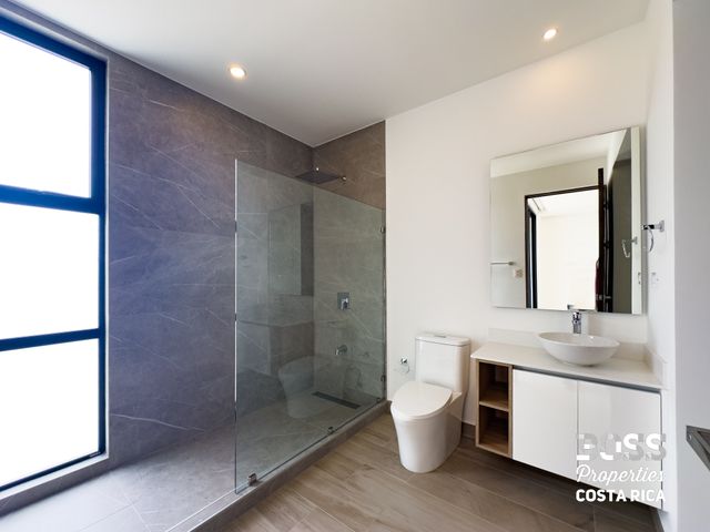 Casa de 4 Habitaciones en Alquiler en Condominio Santa Ana Boulevard, Lindora — photo 12 of 21