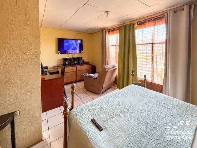 Propiedad Esquinera con Casa de 3 Habitaciones en Venta - San Vicente de Moravia — foto 4 de 5