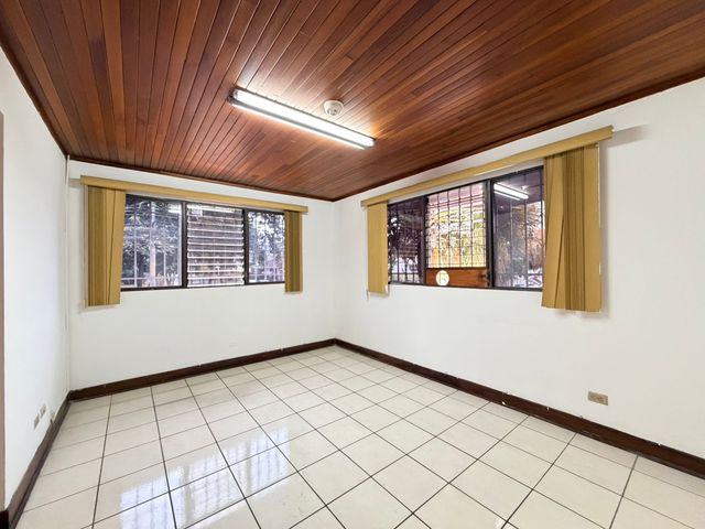 AMPLIA CASA EN VENTA EN ROHRMOSER CON USO DE SUELO MIXTO — photo 7 of 19
